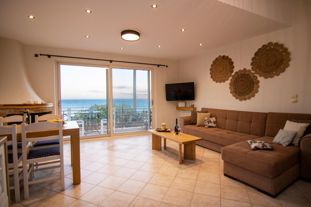 The Island House - Family Size Apt - Overlooking The Aegean - 3 Steps From The Beach Mochlos Exterior photo