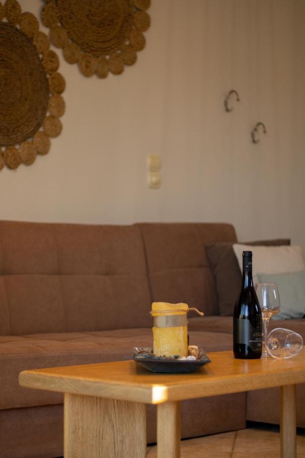 The Island House - Family Size Apt - Overlooking The Aegean - 3 Steps From The Beach Mochlos Exterior photo
